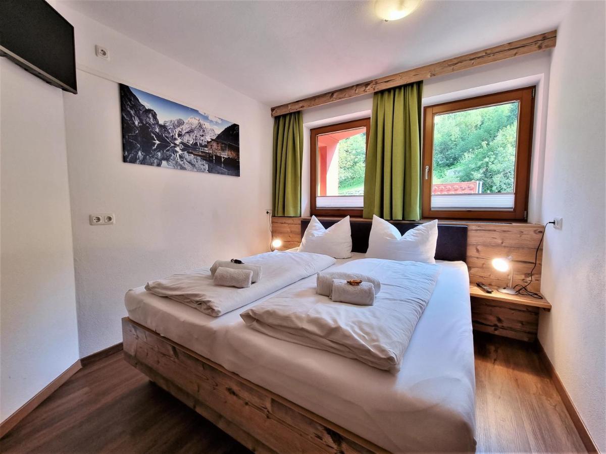 Ferienhaus Berghof แกร์ลอส ภายนอก รูปภาพ